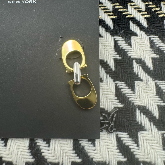 4015-HSOH Coach Dangle Signature Earrings Dangle Two Tone Gold tone & Silver NWT - Picture 2 of 10